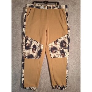 Love Star Graphic Portrait Jogger Pants L Camel Brown Fleece Black Empowerment